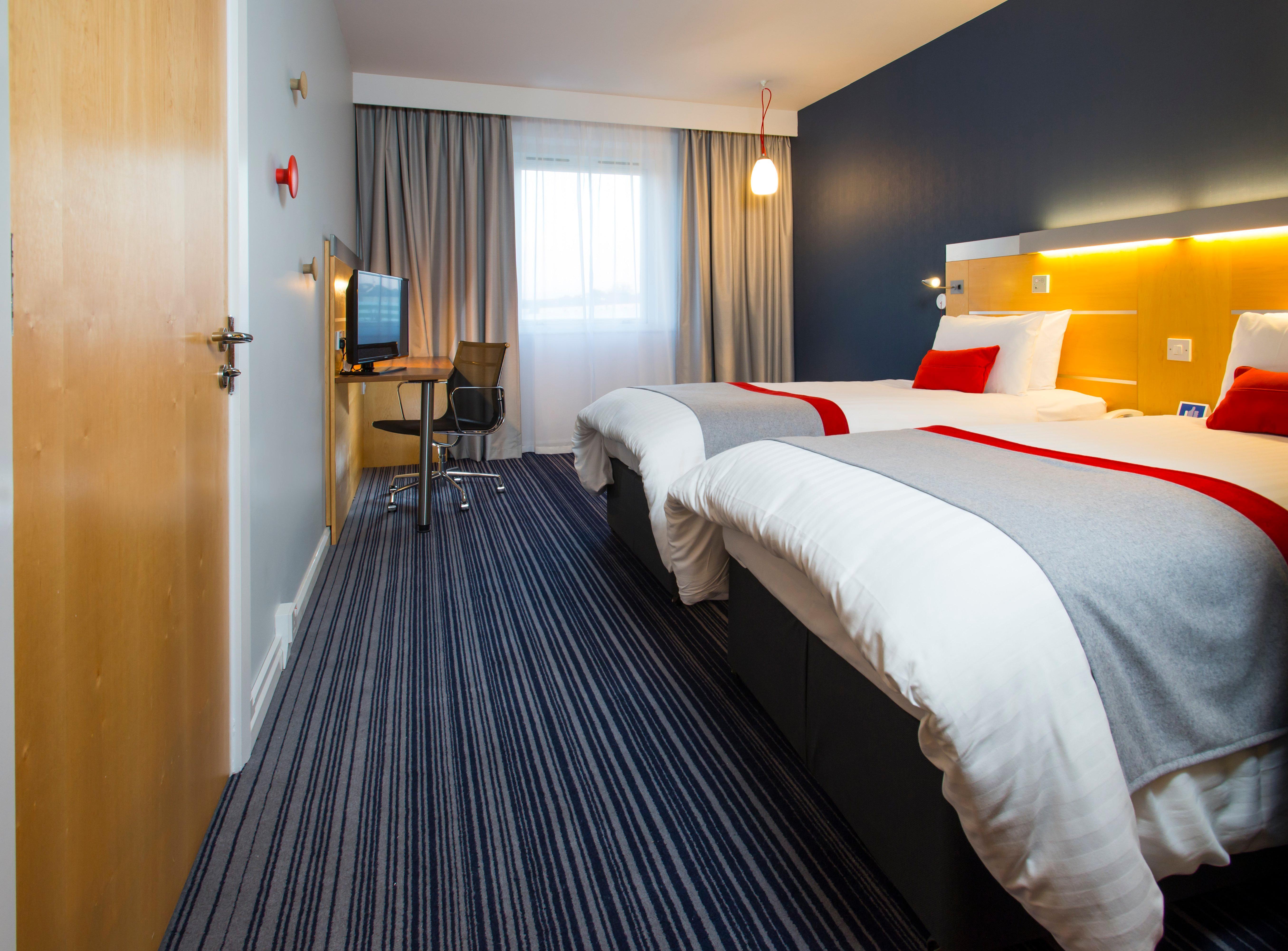 Holiday Inn Express London - Epsom Downs By Ihg Kültér fotó